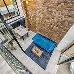 City Center Loft Haven: Modern Elegance