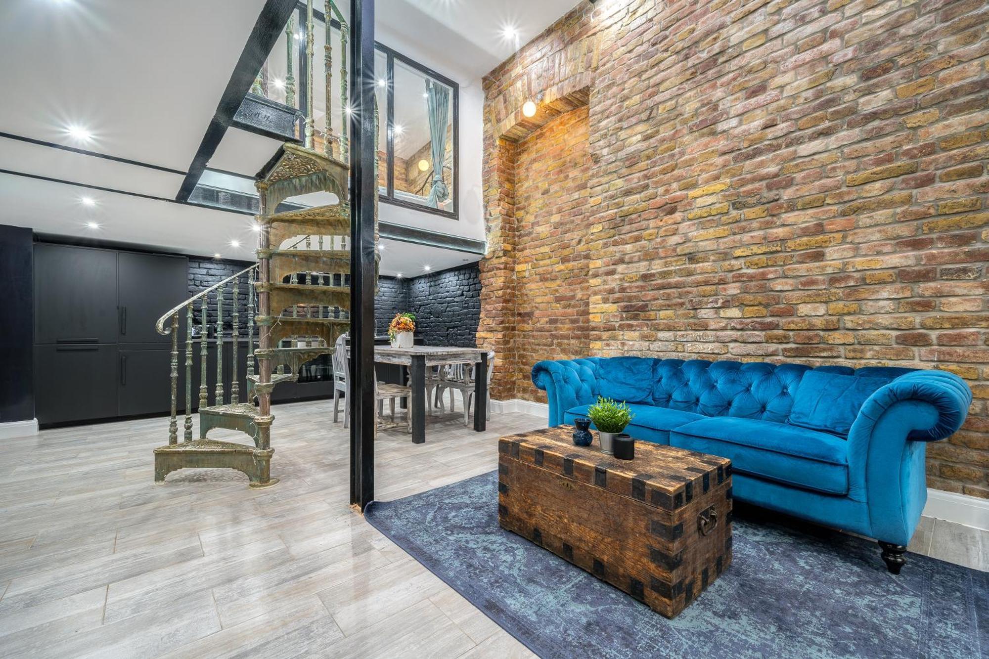 Apartament Center Loft Haven: Modern Elegance