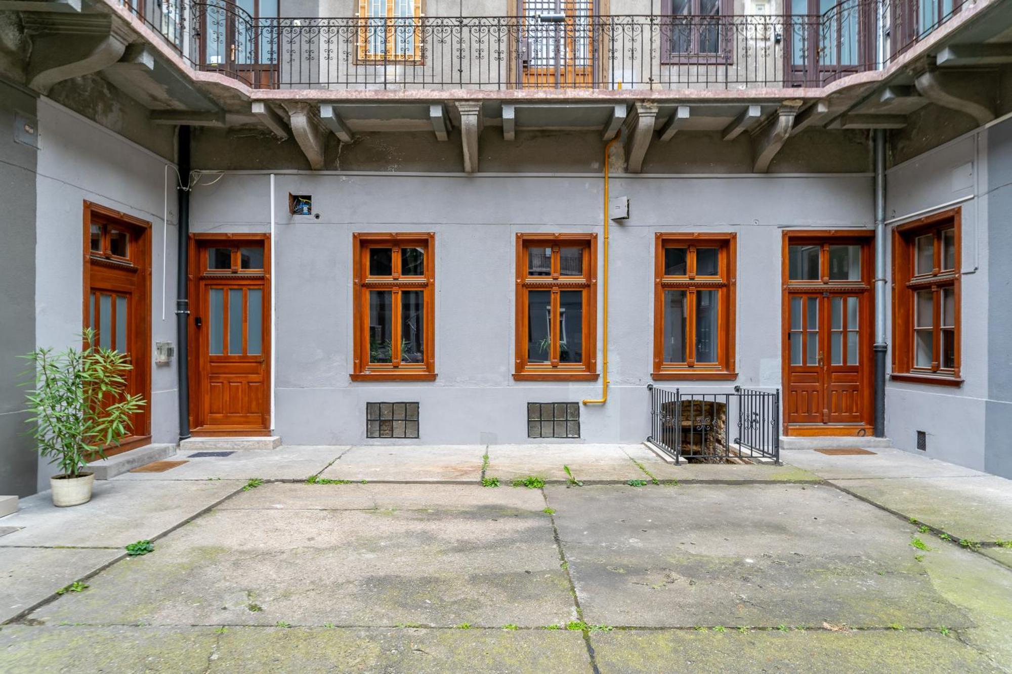 Center Loft Haven: Modern Elegance * Budapesta
