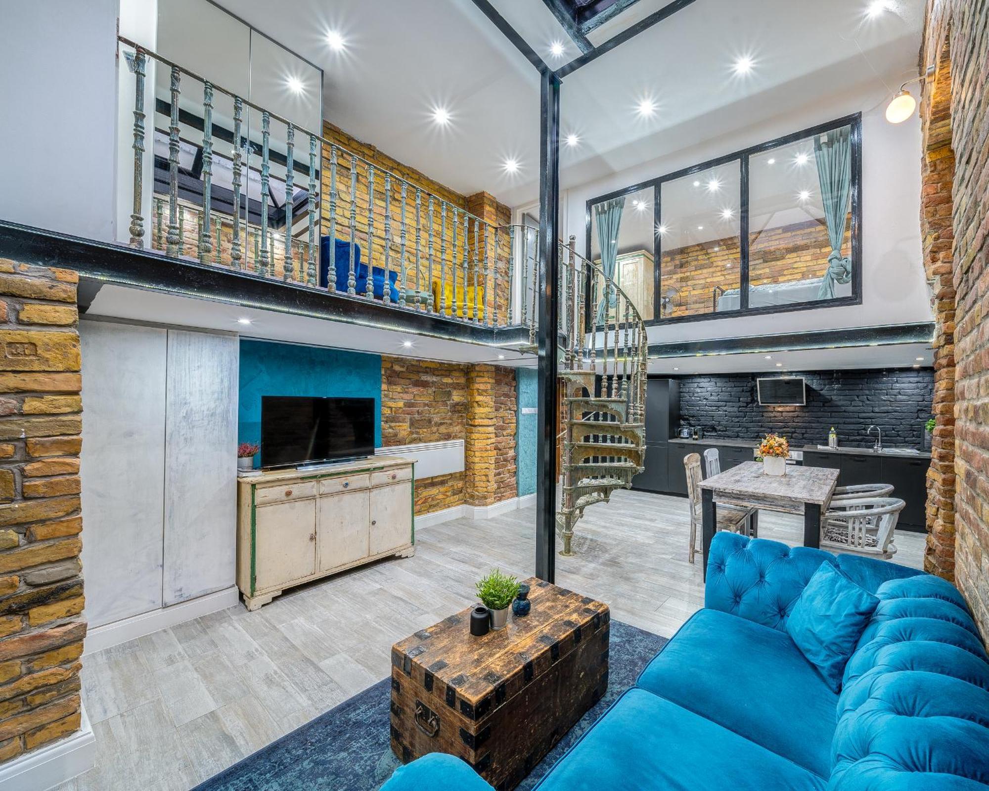 Center Loft Haven: Modern Elegance Budapesta